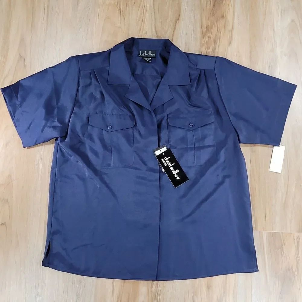 🔺️NWT Vintage Blue Buttoned Short Sleeve Top Petite 12
